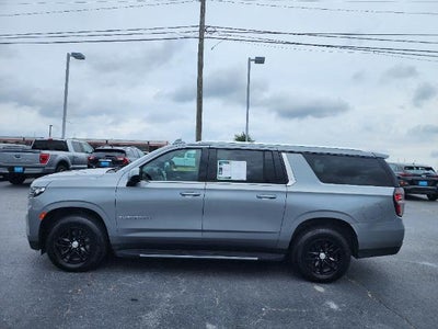 2023 Chevrolet Suburban LT