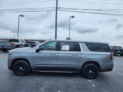 2023 Chevrolet Suburban LT