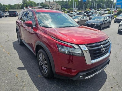 2023 Nissan Pathfinder SL