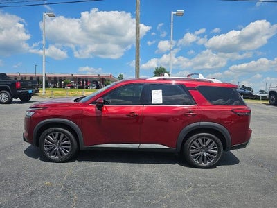 2023 Nissan Pathfinder SL