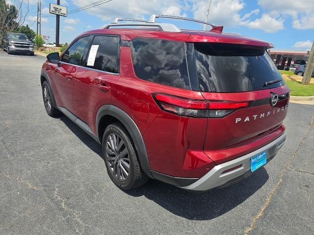2023 Nissan Pathfinder SL