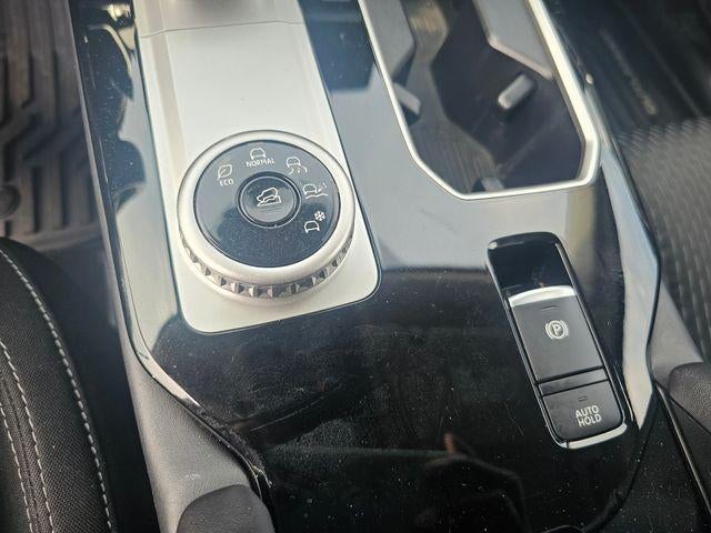 2025 Mitsubishi Outlander ES