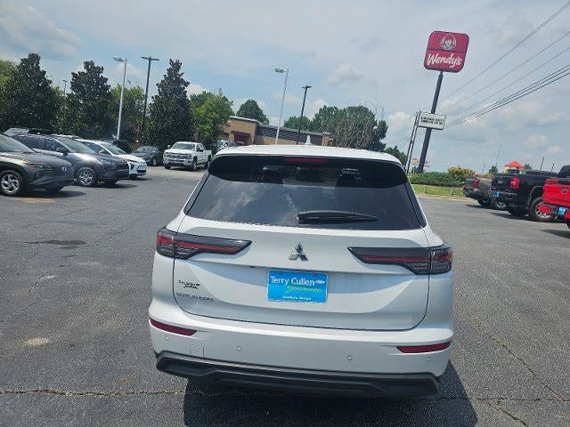 2025 Mitsubishi Outlander ES