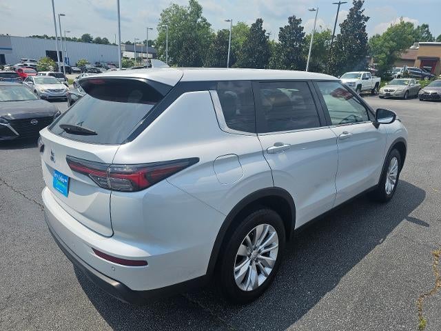 2025 Mitsubishi Outlander ES