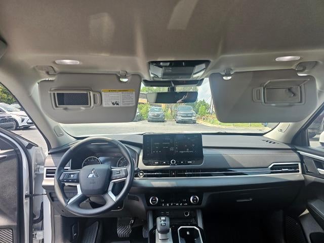 2025 Mitsubishi Outlander ES