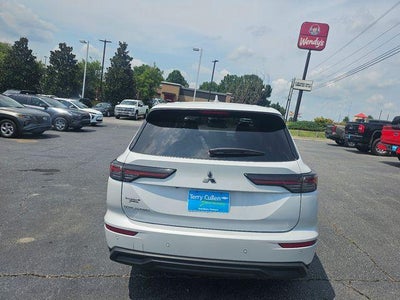 2025 Mitsubishi Outlander ES