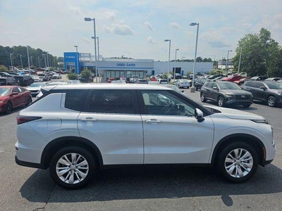 2025 Mitsubishi Outlander ES