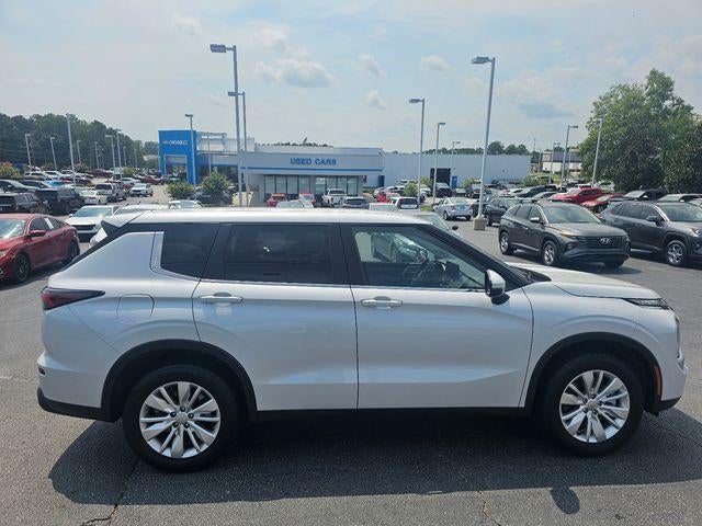 2025 Mitsubishi Outlander ES